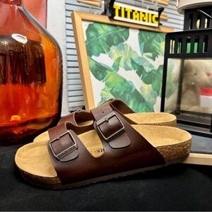 NWOT Regular Birkenstock Arizona Sandals